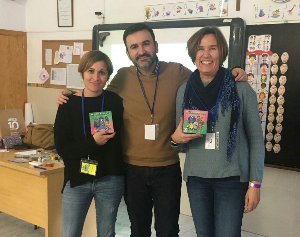 Formándonos con el gran "maestro Manu". En las I Jornadas #PuertoLudico de Almería.<a href="/manuparadas/">El maestro Manu ✏️🎲</a>,gracias por tu inspiración.<a href="/JugarSinParar/">Mª Nieves Rodríguez</a>,@elacalserrano otra nueva aventura vivida y disfrutada junto a vosotras.😍😍