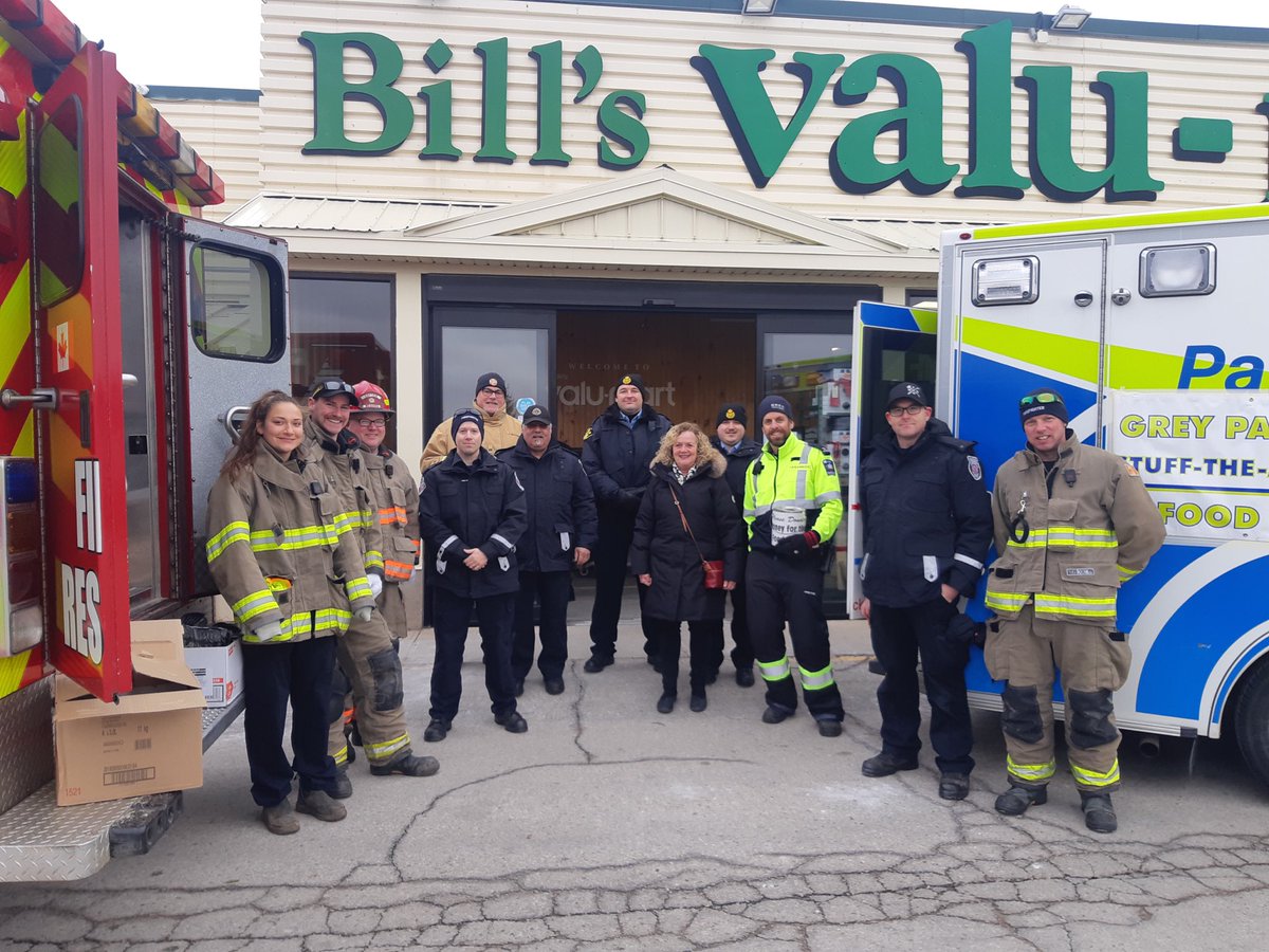 MeafordFire's tweet photo. ⁦@MeafordFire⁩ wants to express our appreciation to the community members that made generous donations today during the Emergency Services Food drive at Bills Valu Mart. ⁦@GreyParamedics⁩, ⁦@OPP_WR⁩, fire fighters and family members outstanding community service https://t.co/aLTL6TxPCW