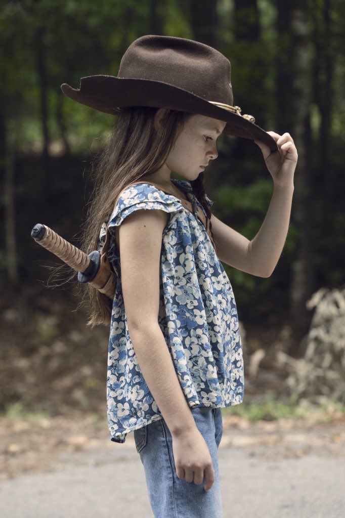 BestofGrimes's tweet photo. https://t.co/FrfuFzcnZC