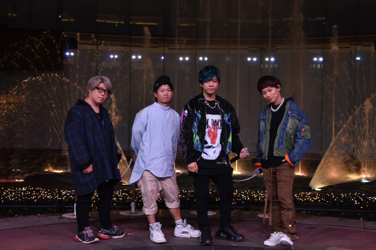 公式 キャナルシティ博多 11 17 日 に 行われたfm Fukuoka公開録音 Uverworld Special Talk Unser の様子を特別公開 イベントの最後はイルミネーションをバックにファンのみなさんと記念撮影 Uverworldのみなさん ありがとうございました Uver