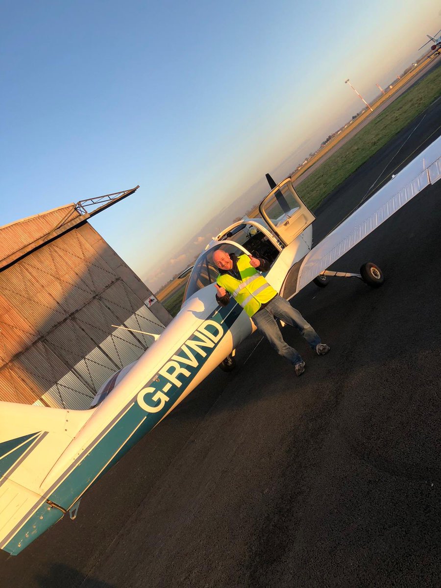 EdenFlight's tweet image. A fantastic smile to end a fantastic days flying 🛫🛫😍

#flighttraining #flyinglessons #pilot #aviation #aviationphotography #aviationdaily #aviationlovers #aviationgeek #crewlife #cabincrew #jet2 #edenflighttraining #teessideairport #whyifly #womeninaviation #aircraft #airport