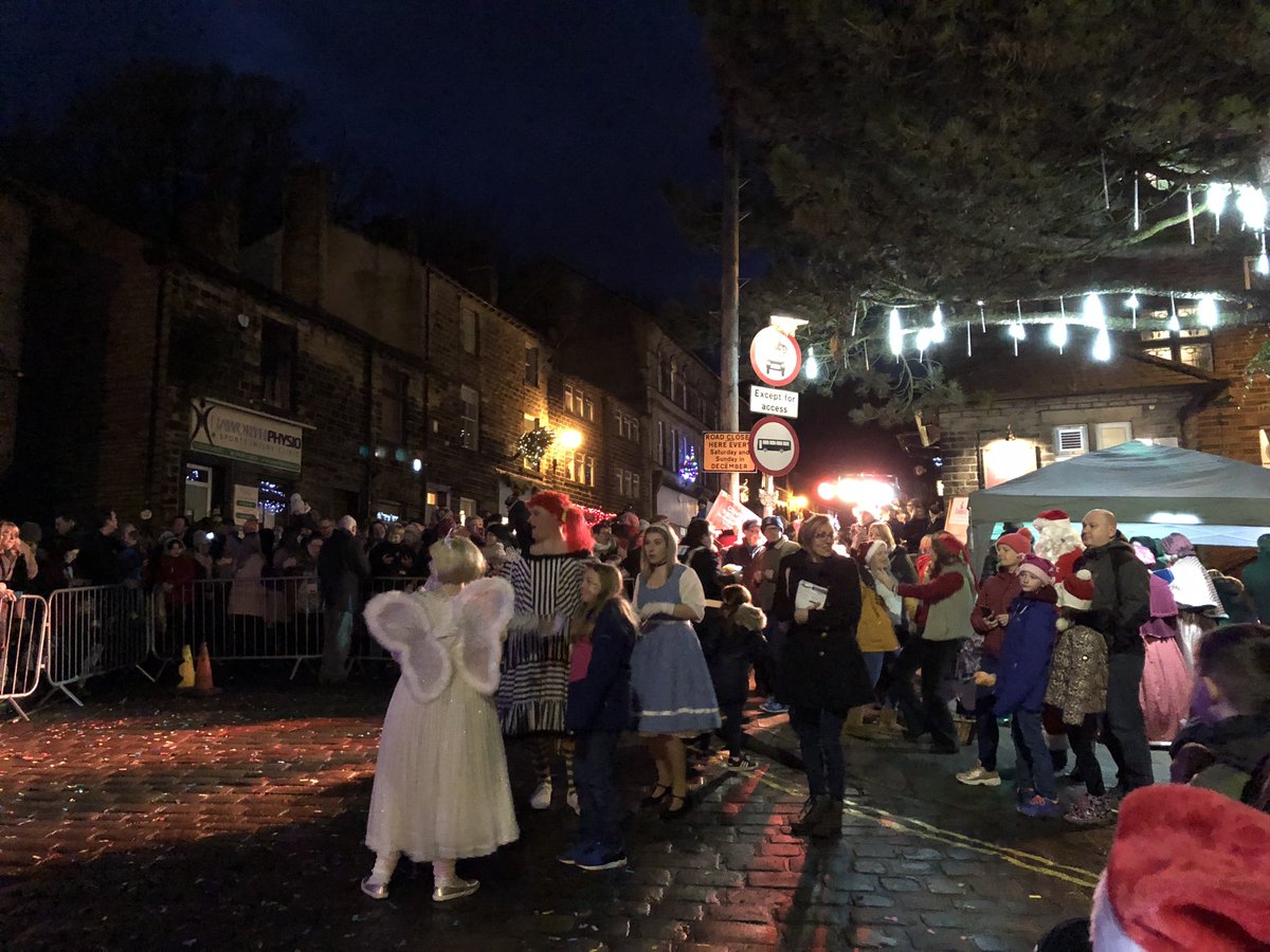Great end to the day in #Haworth watching the Christmas lights switch on! Brilliant attendance and well done to all who were involved in organising - it was a fantastic event. 

Can’t believe it’s only 25 days till Christmas!  🎄 🎁

#Haworth #WorthValley <a href="/haworth_tweets/">Haworth Tweets</a>