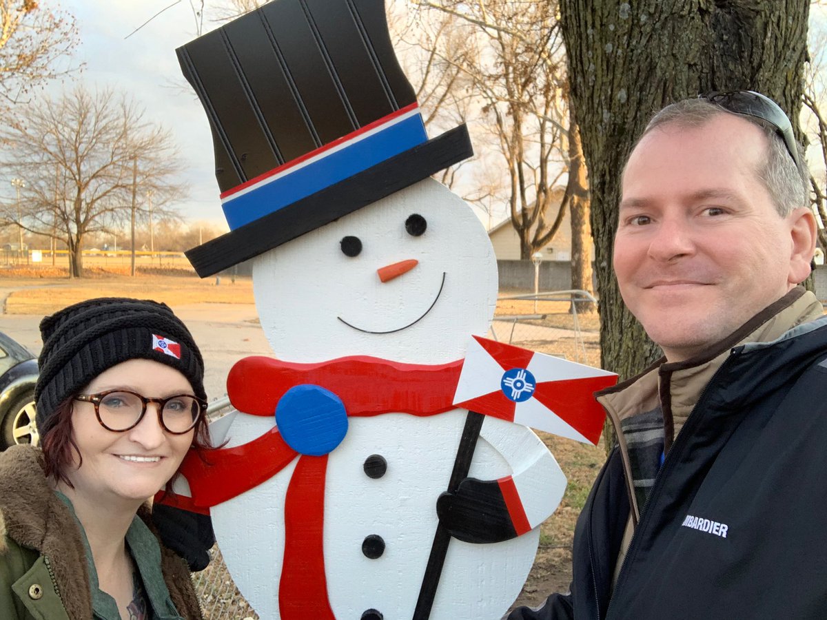 YeagerInKansas's tweet photo. #ShopSmallICT made for a great afternoon. Where else can you find a new yard decoration for this year — decked out with the ICT flag? https://t.co/ud45bhiz3h