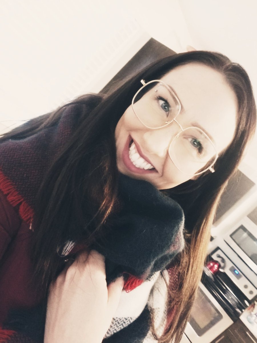 Jessilynxxo's tweet photo. Temporary glasses.. #hellograndma https://t.co/fHziGGlywr