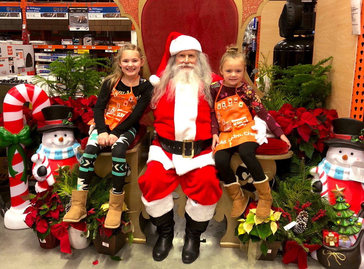 atrinowski6980's tweet photo. These cuties had a fantastic time today, made awesome stockings, AND  got to get a pic with the big elf himself! Thanks to all our customers that make our success possible! @cole91960676 @ChrisBergHD https://t.co/fXj2onanI9