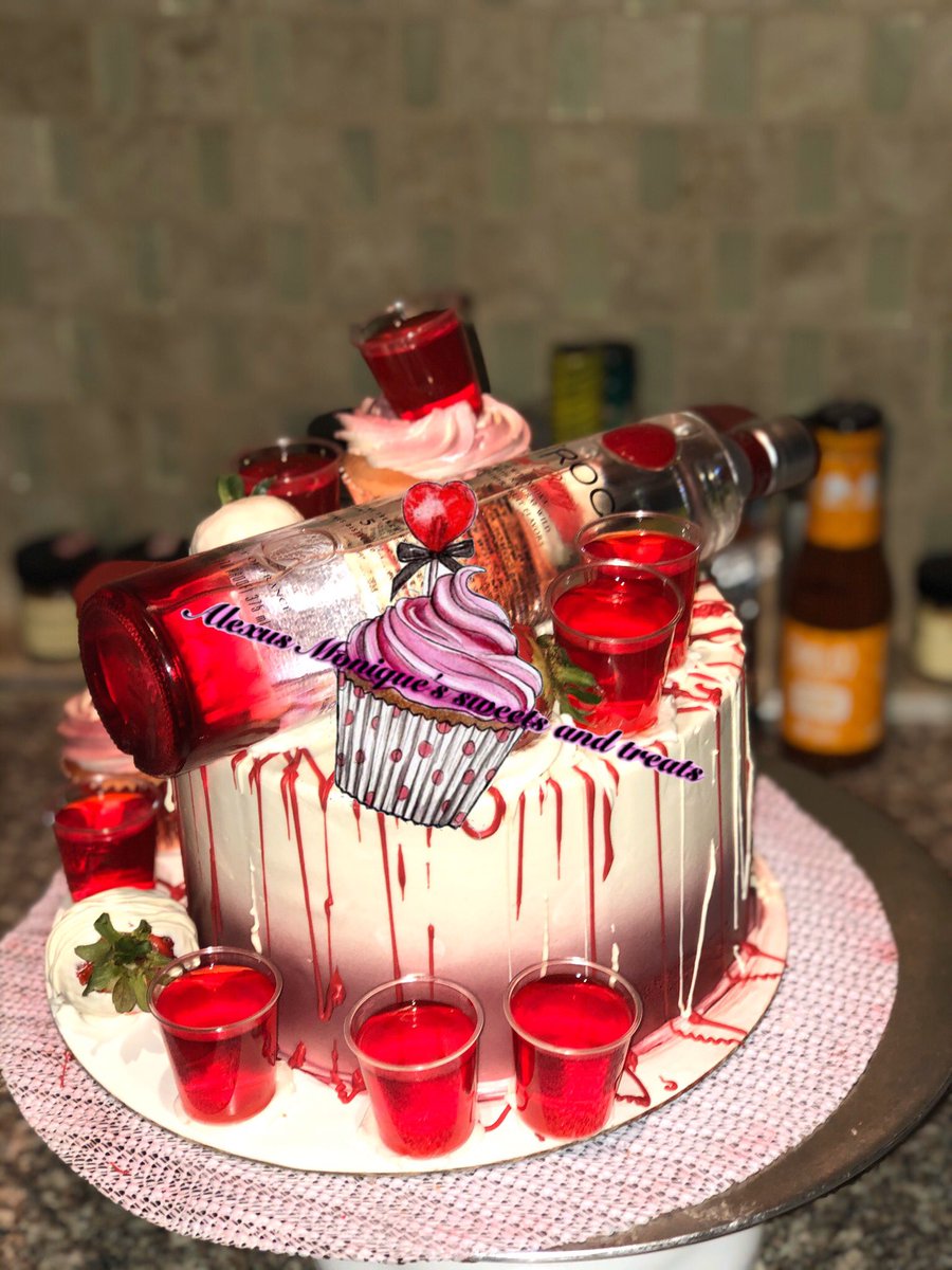 lexi_thegem's tweet photo. Budget friendly Red berry ciroc inspired cake with a bottle of ciroc, cupcakes, chocolate covered strawberries and jello shots 
#cake #ciroccake #cupcakes #chocolatecoveredstrawberries #ciroc #jelloshots #strawberrycake https://t.co/KnODuW35UX