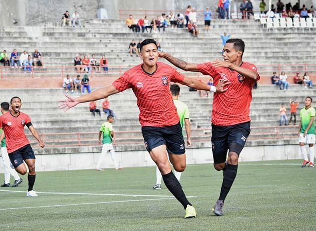 FutVenEnNumeros's tweet photo. #ReservaFUTVE - @Caracas_FC es el primer campeón del Torneo de Reservas tras vencer 2-1 al @ZamoraFutbolC en el partido de vuelta de la final. 📷 CFC
#Futvenennumeros #Caracasfc #Reserva https://t.co/eb41k9pD0F https://t.co/9zSrw6Ta78