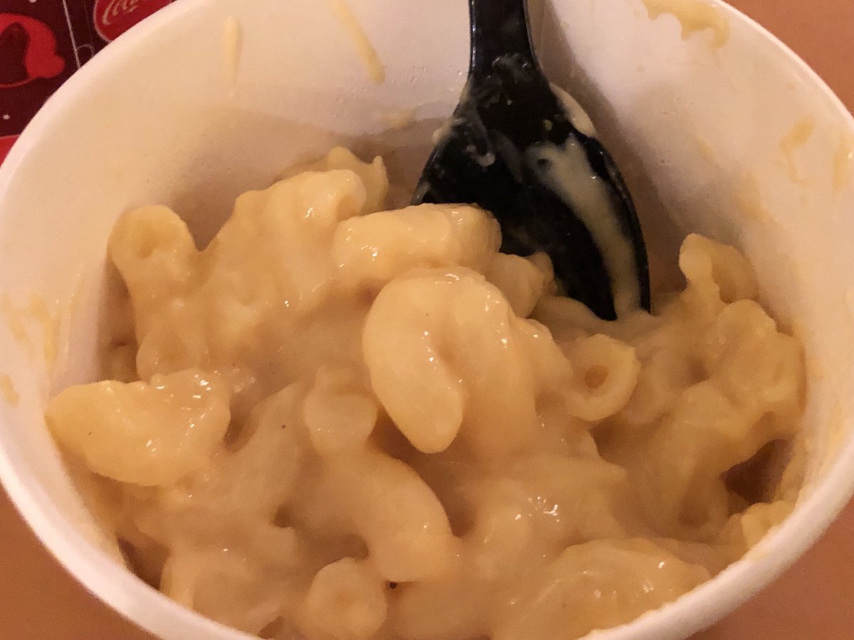 TharinWhite's tweet image. They changed the mac and cheese at Sunshine Seasons. It is not a soupy overflowing-cheese amount anymore and I may never smile again. #NotDramatic #Crisis