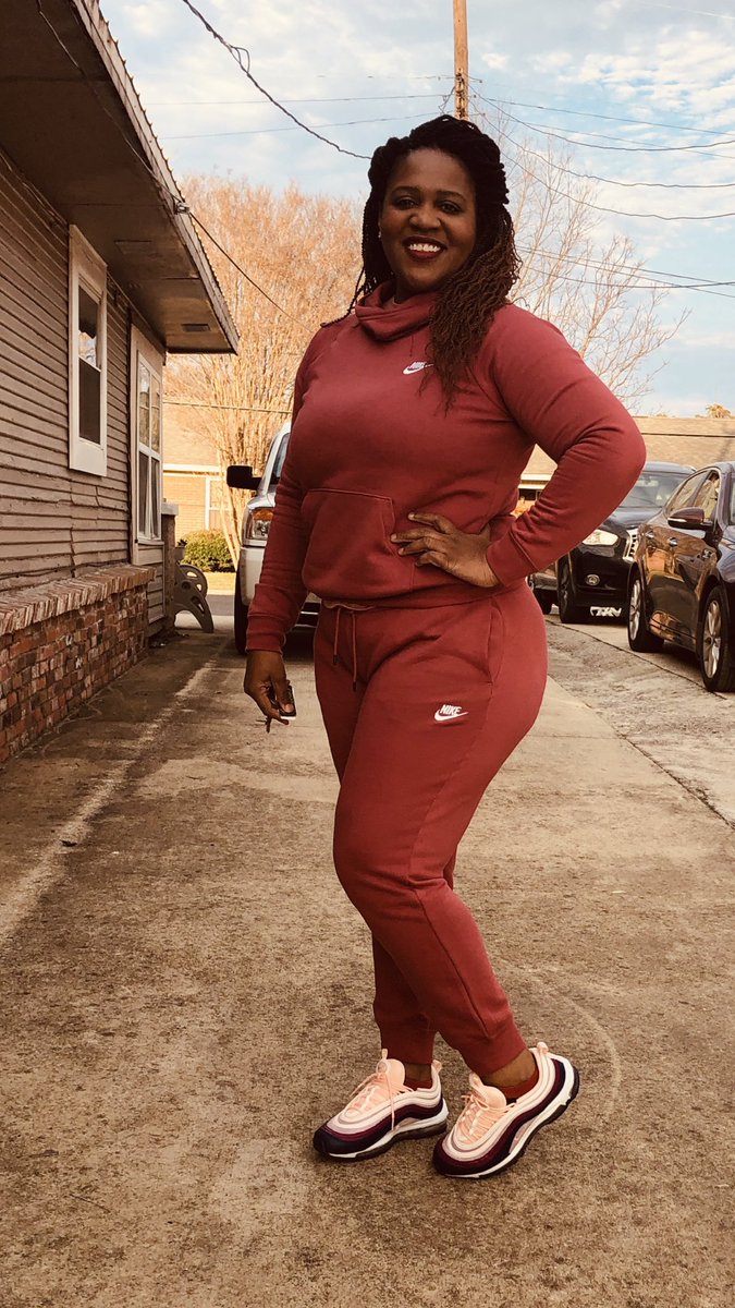 🙌🏽🙌🏽🎁🎁Happy Birthday to me! #chapter47 ..To God be the Glory! Thanking Him for His continuous blessings🙏🏽❤️