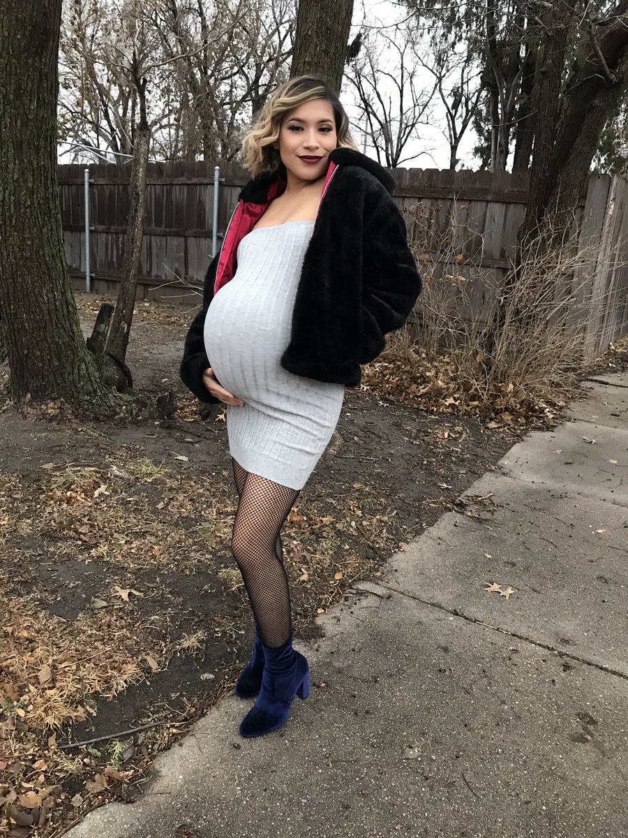 jennaaa_nicole's tweet photo. #pastduedate but you know I had to do it to em😘 https://t.co/ZecBbVJYXr