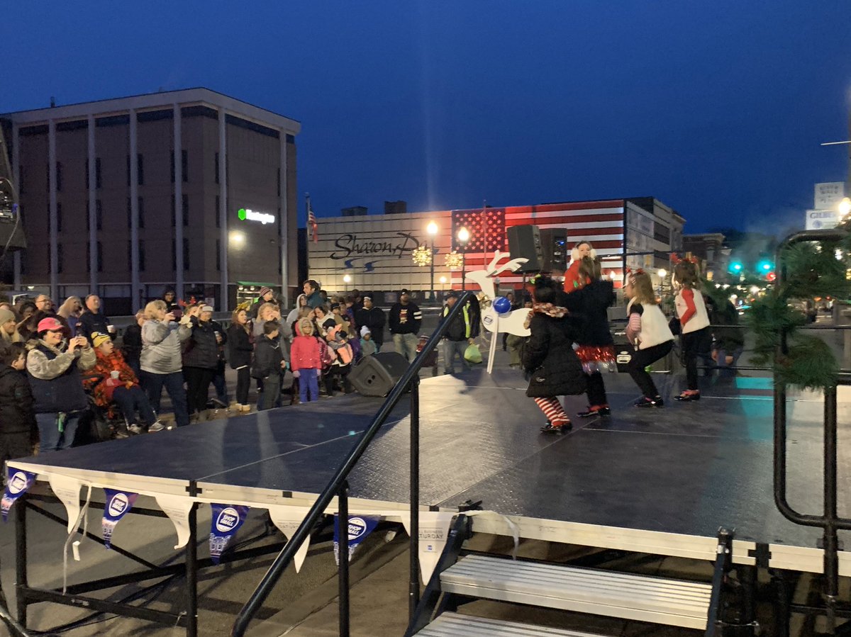 buhlclub's tweet image. @CityofSharonPA1 Night of Lights! 
Thank you to our dance students who performed tonight! 🎄