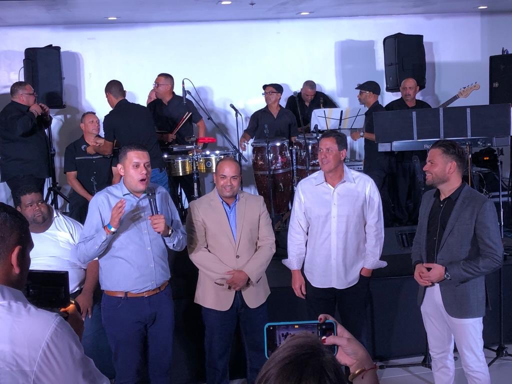 Miguelaureano51's tweet photo. En #Cataño participando del cumpleaños de mi amigo y Alcalde @FelixDelgadoPR. Que Dios te bendiga y que tengas un excelente cumpleaños en compañía de tus seres queridos. Cataño se sigue transformando con “El Cano”.

#CatañoVive

¡Muchas Felicidades! https://t.co/ekAiCvAs19