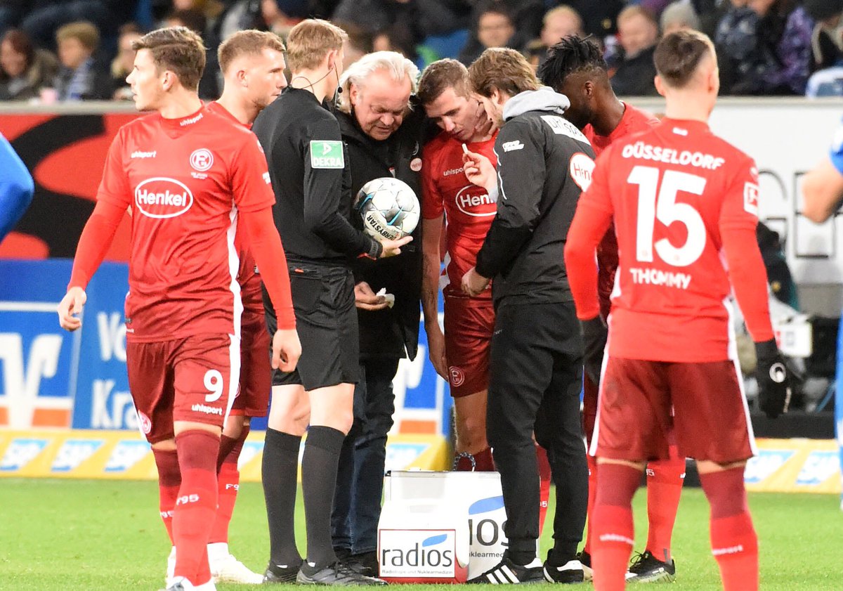 f95's tweet photo. Marcel #Sobottka hat sich gestern leider bei einem Zusammenprall mit Ihlas Bebou die Nase gebrochen 🙈
Gute Besserung Cello! #f95 #TSGF95 https://t.co/KnRCToKaVB