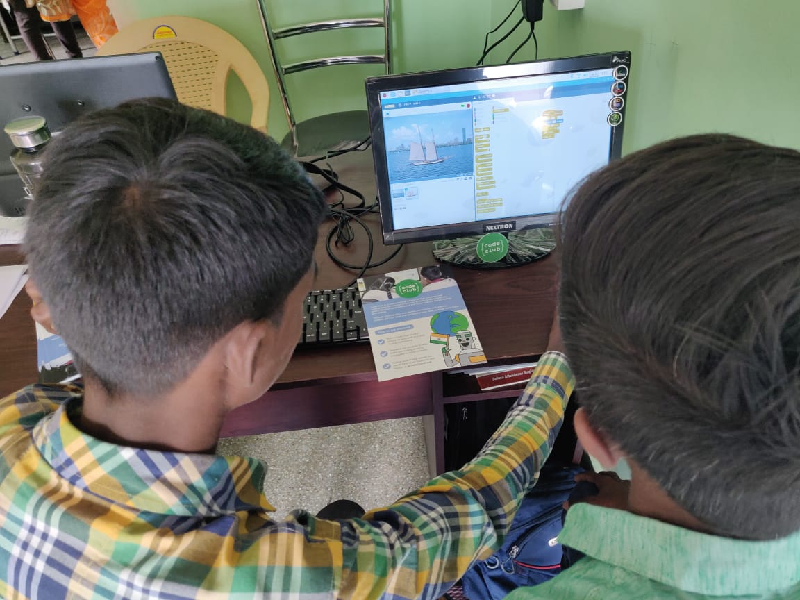 vas_raspberrypi's tweet image. No better way to spend this Sunday than with these amazing volunteers from @Pratham_India. These young changemakers are going to set up Code Clubs in their villages! Write to us at india@raspberrypi.org to get involved! Step up for change! #CodeClubIndia