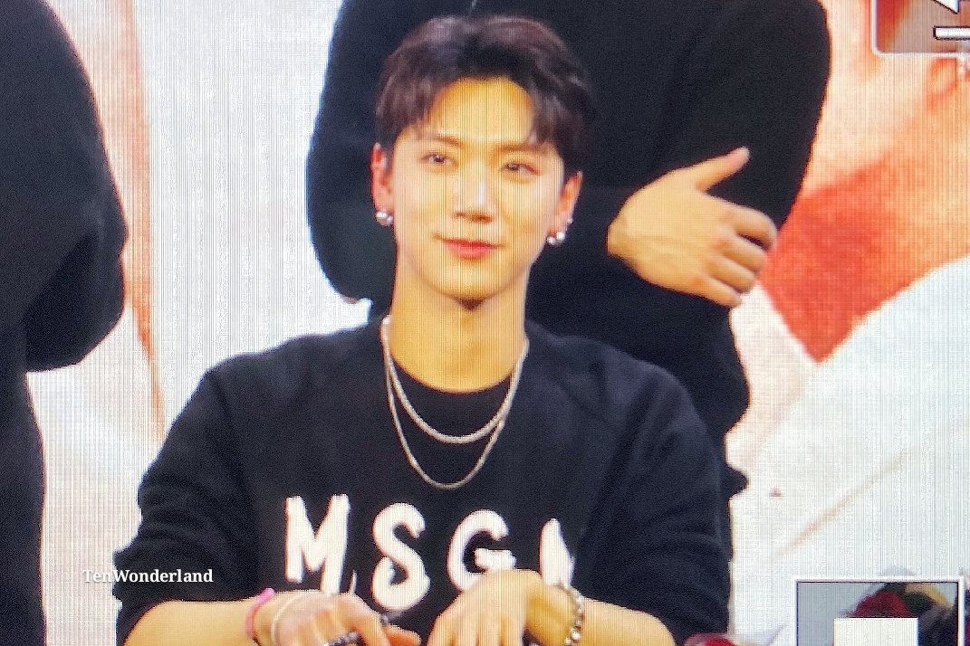 TenWonderland's tweet photo. #威神V #WeiShenV #TEN #李永钦 #WayV 🐈😉 https://t.co/dxPZ6pR9VL