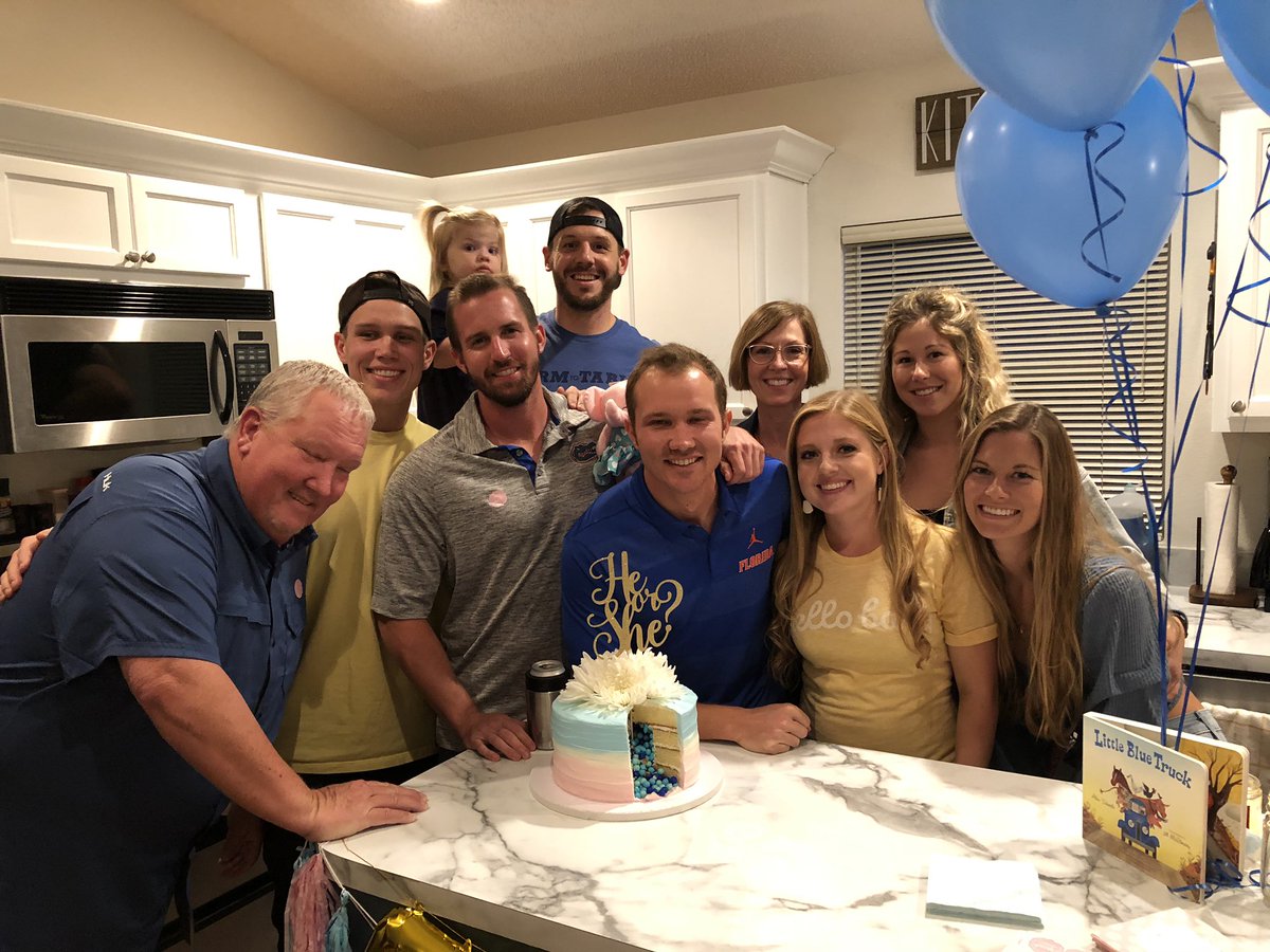 DunnMmjs1's tweet photo. Team Blue over Team Pink, this time! Go Turner Blue! See you May 2020! #Grandma #GenderReveal #gogators #gatorblue #dunn2019 https://t.co/RBlKujF3mE