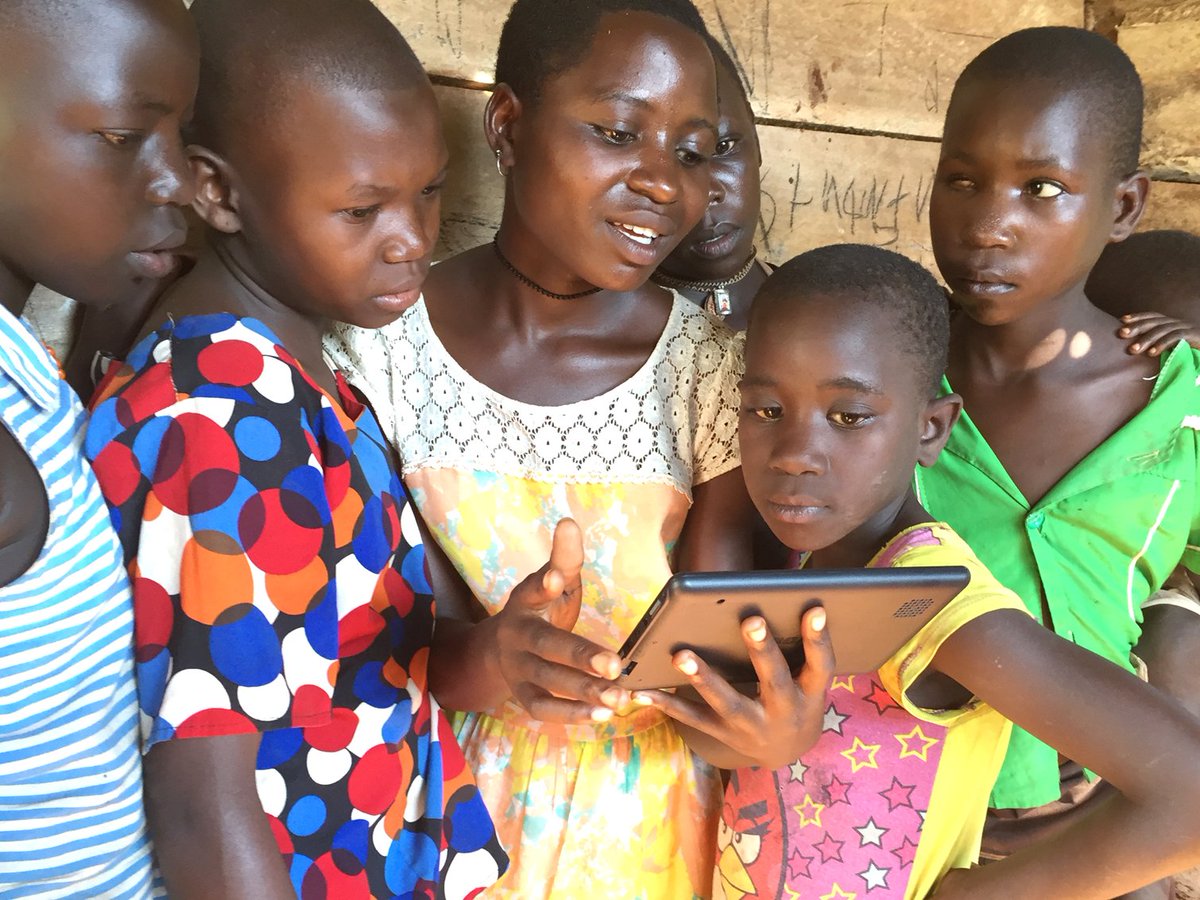 RoseAcademies's tweet photo. Girls are learning about #Puberty #MHM using #HedhiHelp an app developed by @SantaClaraCAS @SCUEngineering @Frugal_Labs_SCU We are revolutionizing the way we teach the rural poor using innovative technology. https://t.co/njjTRpwEdF