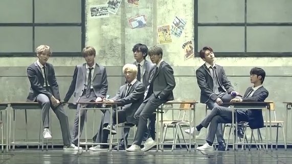 sdl9339's tweet photo. hobi didnt get the memo 😠😠😠😠😠😠😊 https://t.co/enkvA8Sgc4