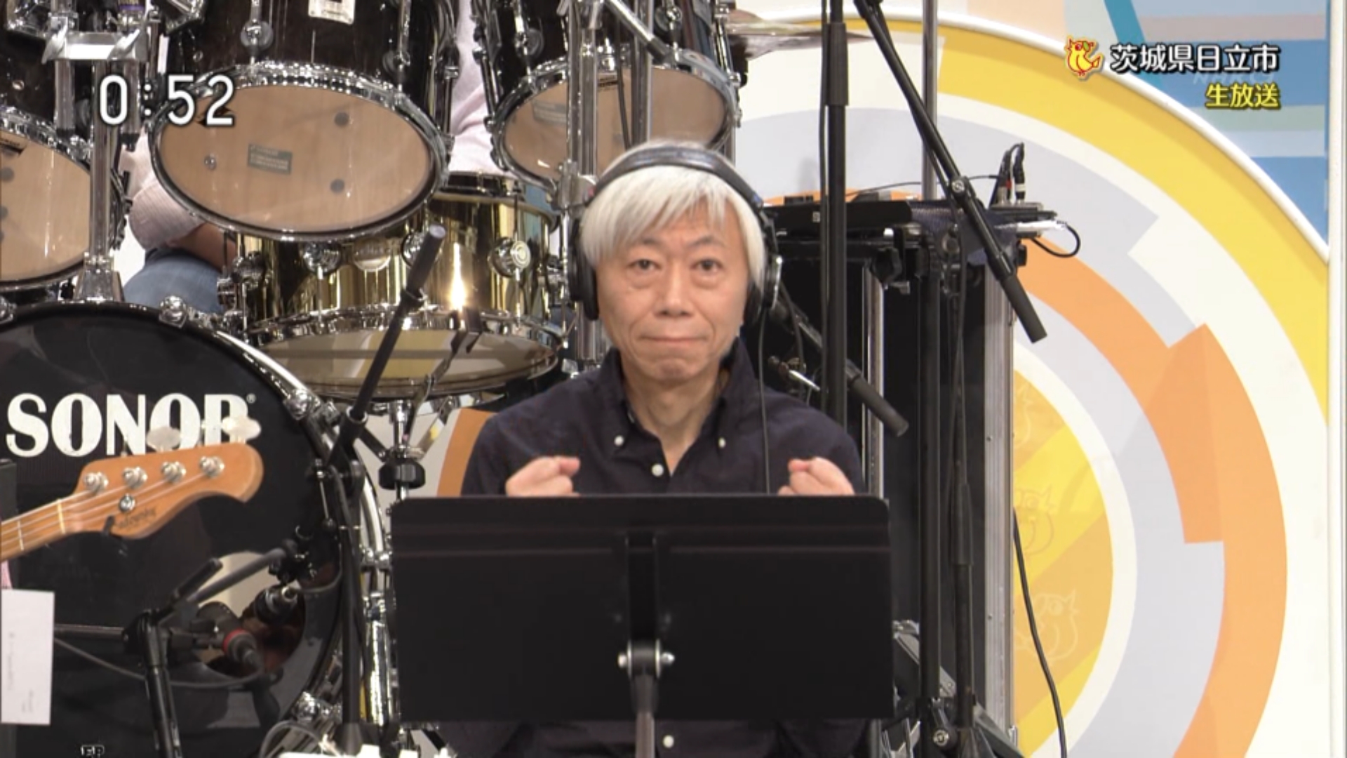 John ギター 館村雄二 ドラムス 佐藤武美 そして鐘は秋山気清 以上の皆さんです John ギター 館村雄二 ドラムス 佐藤武美 そして鐘は秋山気清 以上の皆さんです