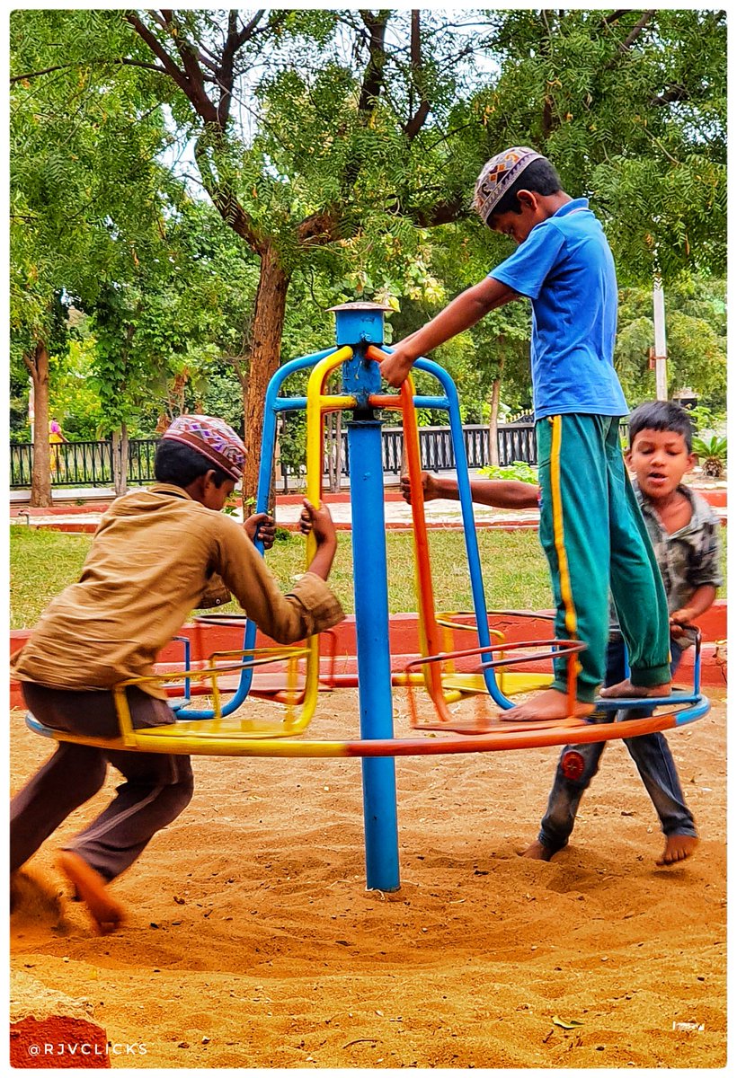 Sunday morning click 📷 #KidsPlaytime

#ShotOnNote10Plus #RjvClicks #MobilePhotography #Alampur