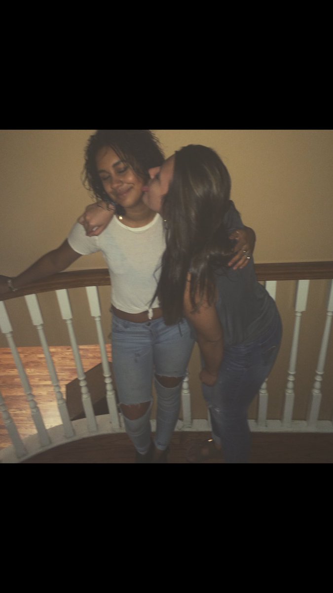 hallietayy's tweet photo. rest in peace angel ... 💔 https://t.co/UZtcxr0rVN
