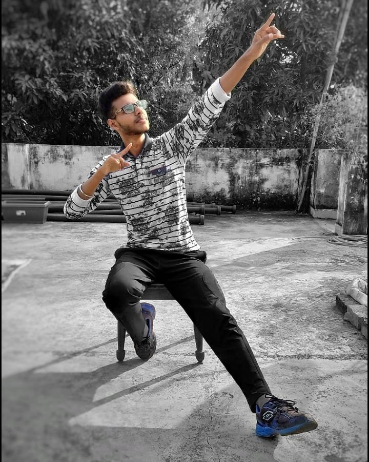DoctorSTARKSTER's tweet photo. "I can see it now!!" pose.
Last pic with #NoShaveNovember &amp; #Movember
•••
#PhotosWithoutLimits
#pose #novemberchallenge #instagood #filter #home #FootprintCoalition #robertdowneyjr #lotto #jockey #My_GOD_Evolves #sunset #blackandwhite #exciting #haha #hair #ThroughAbhisView👀 https://t.co/WsKLoBCWRU