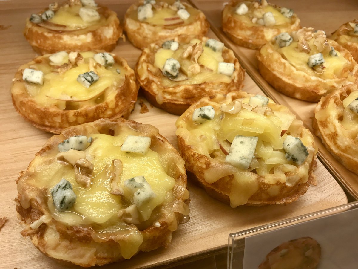 小田急百貨店 新宿店 公式 Pa Twitter おつまみにぴったり チーズワッフル専門店 チーズと日々と の ブルーチーズ アップルハニー はとろけるチーズとリンゴ ブルーチーズに蜂蜜 くるみと沢山の美味しさが重なった一品です お好みのワインと合わせて週末の 小田急百貨店 新宿店 公式 Pa Twitter おつまみにぴったり チーズワッフル専門店 チーズと日々と の ブルーチーズ アップルハニー はとろけるチーズとリンゴ ブルーチーズに蜂蜜 くるみと沢山の美味しさが重なった一品です お好みのワインと合わせて週末の