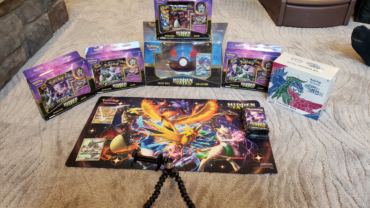 LaylaMayPlays's tweet photo. Gotta love a restock 😍 #Pokemon #PokemonHaul #Unboxing #HiddenFates #BlackFriday #PokemonCards https://t.co/tRxq3HcEha