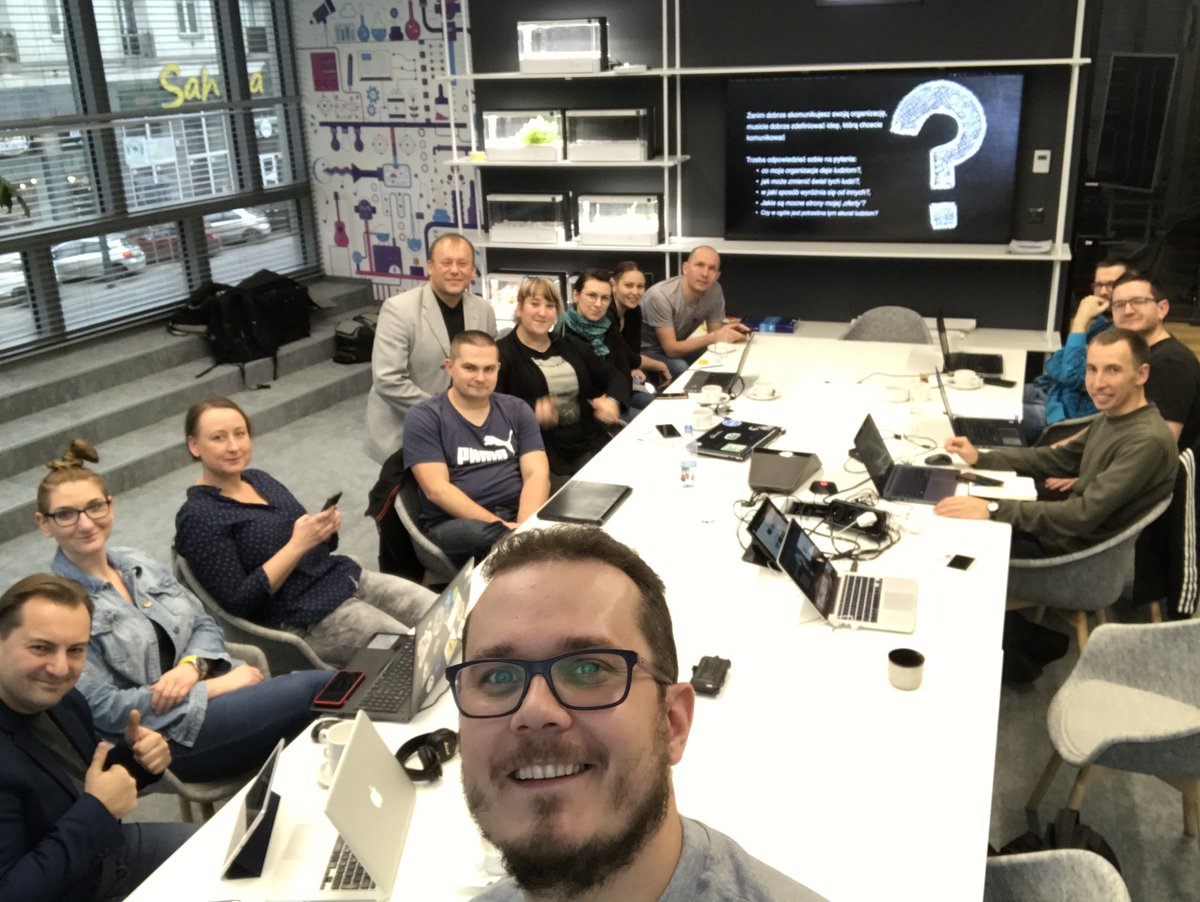 W ten #weekend #Wzmacniacz jest w Warszawie, gdzie dla <a href="/fundacjaFRSI/">Fundacja FRSI</a> szkoli wspaniałych ludzi z nowej edycji #MobilniDoradcy💪🚀
<a href="/maciekmysliwiec/">Maciek Mysliwiec</a> dzielnie wyjaśnia tajniki dobrej komunikacji w #SocialMedia📱🎥📸 <a href="/sektor_3/">Sektor 3.0</a> <a href="/CDT_WAW/">Centralny Dom Technologii</a> #szkolenie #nonprofitPL #todziala