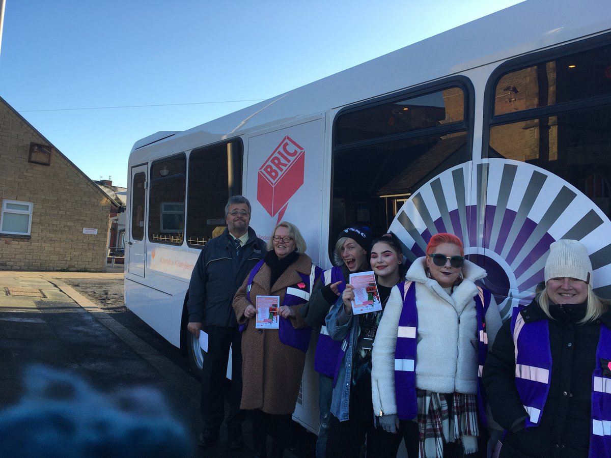BRICgroupBPL's tweet image. The chatty bus is having its first outing in Blackpool...and  is being well received so far. Come and see us for a chatty cuppa...#ChattyChristmasCamapign #ChattyBench #Chattybus
@BPL_Transport @BlackpoolTTCHub 
@PublicHealthBpl @bchblackpool @LancashireFRS