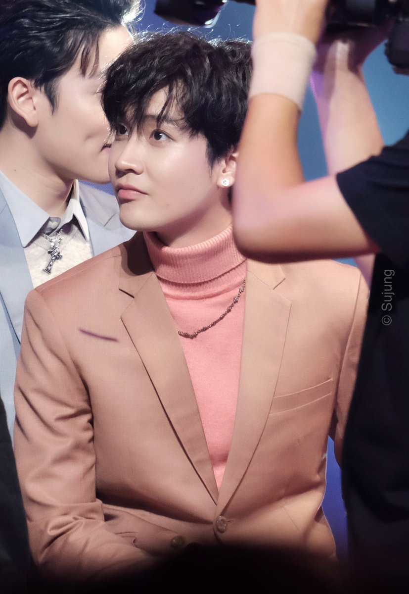 sujungzaaa's tweet image. รอยยิ้มของคุณ @KiimMon วันนี้แลดูไม่ค่อยสดชื่นเท่าไหร่ ยังไม่หายป่วยใช่มั๊ย? พักผ่อนเยอะๆ คับ 🤗💕
#ขุณขิมมอญ 
#superboyproject 
#Superboyprojectfinalweek 
#superboyprojectweek11