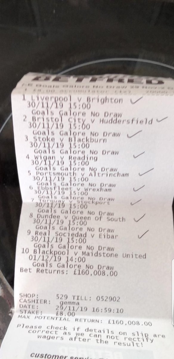 Come on blackpool score and win and I win £160 grand between ne and 3 mates <a href="/Betfred/">Betfred</a> has offered no cash out so its twitchy bum time 🤞🤞