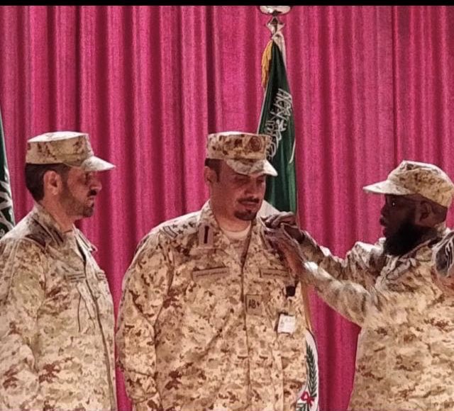 صدر الامر الملكي الكريم بترقيه/
سعد بن ناصر الهضله البرازي السهلي
إلى رتبة عميد نسأل الله أن تكون عونآ له  
 لخدمة دينه ومليكه ووطنه

#ملتقى_البرازات
#السهول