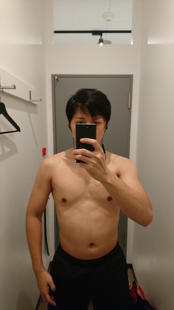 カルーア半太 増量期 減量期最終結果 期間9 2 11 30 体重 73 5kg 65 3kg 8 2kg 体脂肪率 23 5 17 2 5 3 筋肉量 53 2kg 52 4kg 0 8kg ウエスト 85cm 78cm 7cm 苦行の3ヶ月を無事乗り切りました 筋肉も多少落ちましたが ほぼほぼ