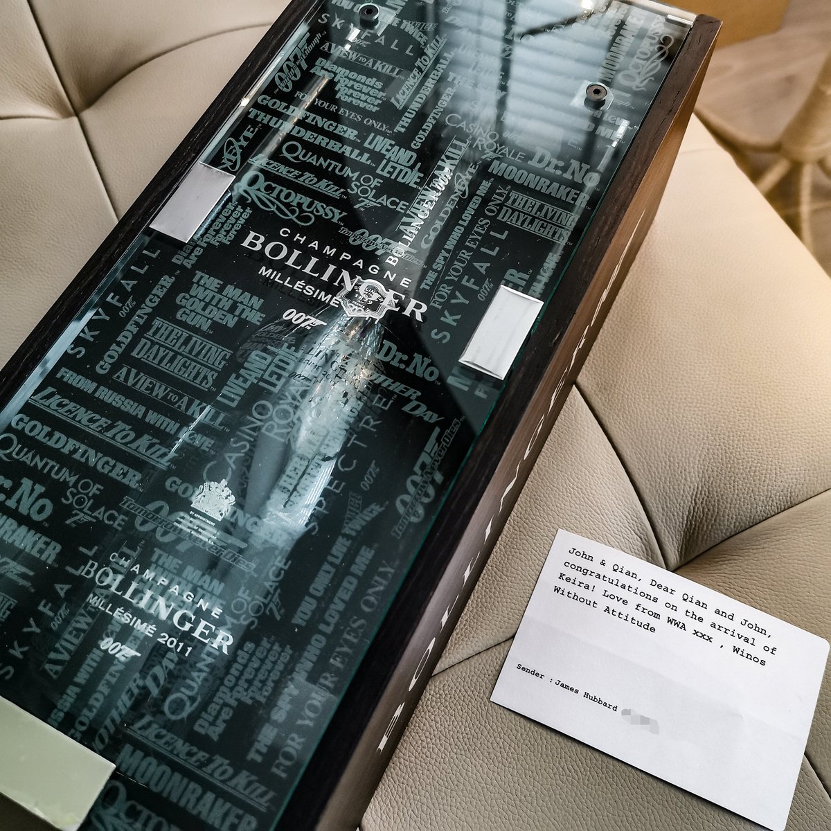 john_mobbs's tweet photo. When you have the very best wine friends... WOW, absolutely over the moon with this awesome gift from my Winos Without Attitude friends via @majesticwine @BollingerUK #Bollinger007 #007 #Champagne #SundayWineDelivery https://t.co/05TFNAEITI