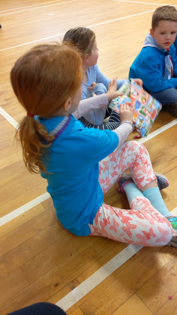 StaynorHScouts's tweet photo. We're up, bacon sandwiches for breakfast and now we're playing Pass the Parcel for our New Years party!!! https://t.co/1O7sZInbzC