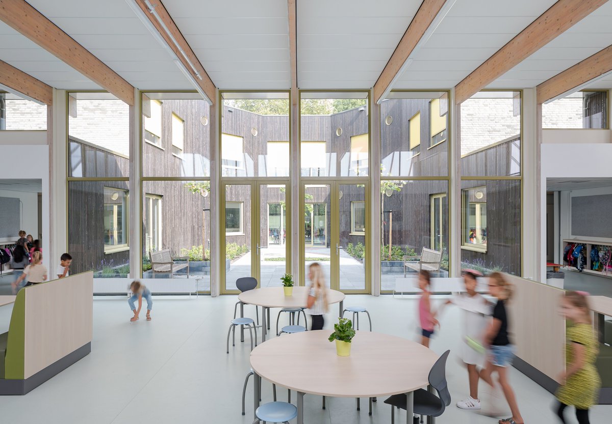 "Basisschool De Molenwiek Dalton is bekroond met de Lieven de Key Penning 2019, de driejaarlijkse architectuurprijs van de  stad Haarlem. De jury verkoos de architectuur van De Molenwiek Dalton boven die van de negen andere genomineerde gebouwen." bit.ly/2Rb5XML