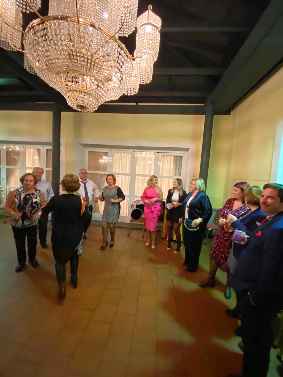 Ayer estuvimos en la cena benéfica de la @aecc_es de #Fuenlabrada a favor de su residencia oncológica. Gracias a toda la asociación por la enorme labor que hacéis, especialmente a todos los voluntarios. Sois un referente.