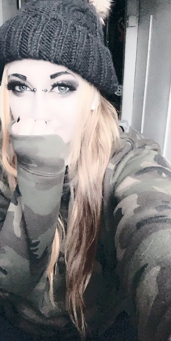 Everything I wanted-Billie Eilish.               #mood https://t.co/fA7whx8qjk<a href="/tag/mood"class="tags"><span>#mood</span></a>