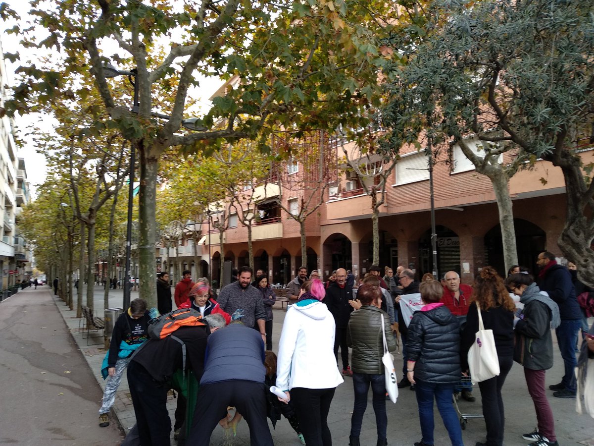 MVeinal's tweet photo. Rambla, desperta, Olesa no està en venta!
Prou ciment!
Stop al POUM!
#VidaVsCapital https://t.co/LhRBnpCqJZ