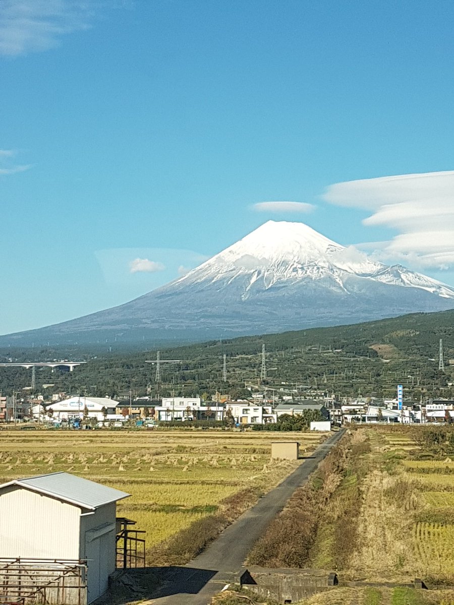 daniDpVox's tweet photo. "We need new dreams tonight" 🇯🇵 #Japan #Fuji #fujisawa #U2 @U2 #U2NewsIT #U2TheJoshuaTreeTour2019 #U2TheJoshuaTree2019 #U2Japan #TheJoshuaTreeTour2019 https://t.co/2zRDiNsMpJ