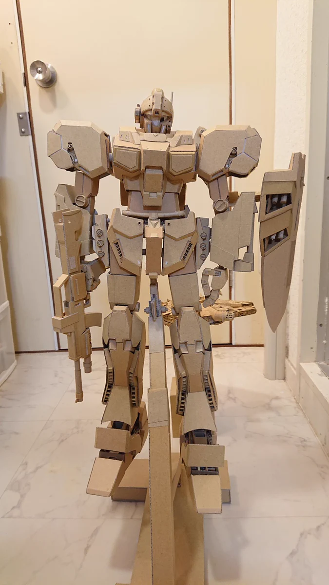 ダンボールだけで作ったガンダムのジェスタがすごいから見てみて！