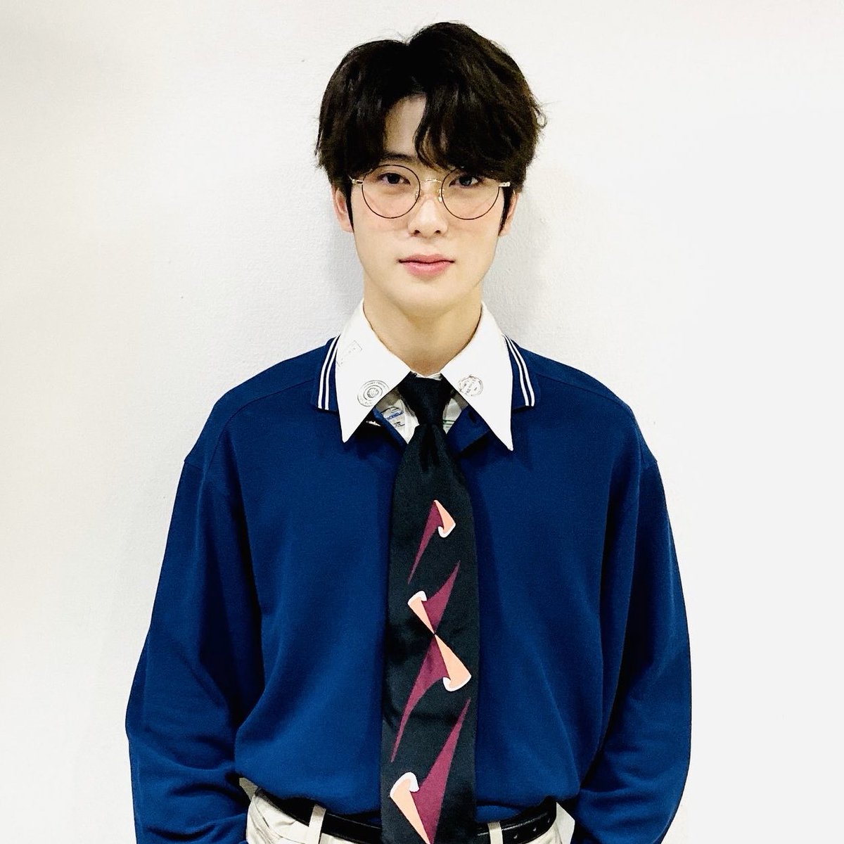 wvnko's tweet photo. why the fuck js he  so damn beautiful   for ???????? https://t.co/Mdu4yjWwnM