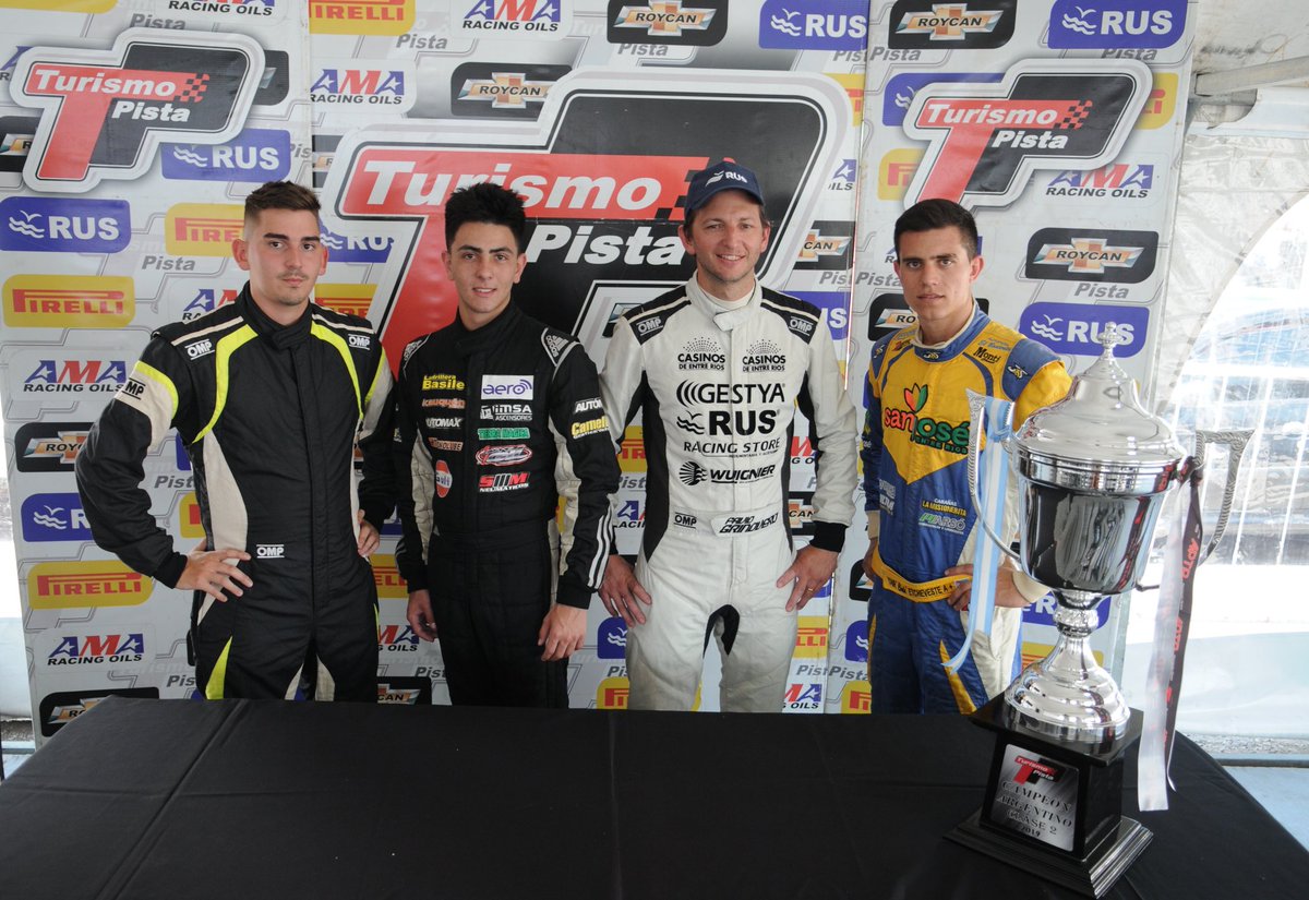 TurismoPista's tweet photo. La Clase Dos cerca de definir su campeonato. A partir de las 10.00 Hs. serán cuatro los que van en busca del título dentro de esta divisional.

#TPenParana 

#LaDefinicion https://t.co/o96yZfHQY9