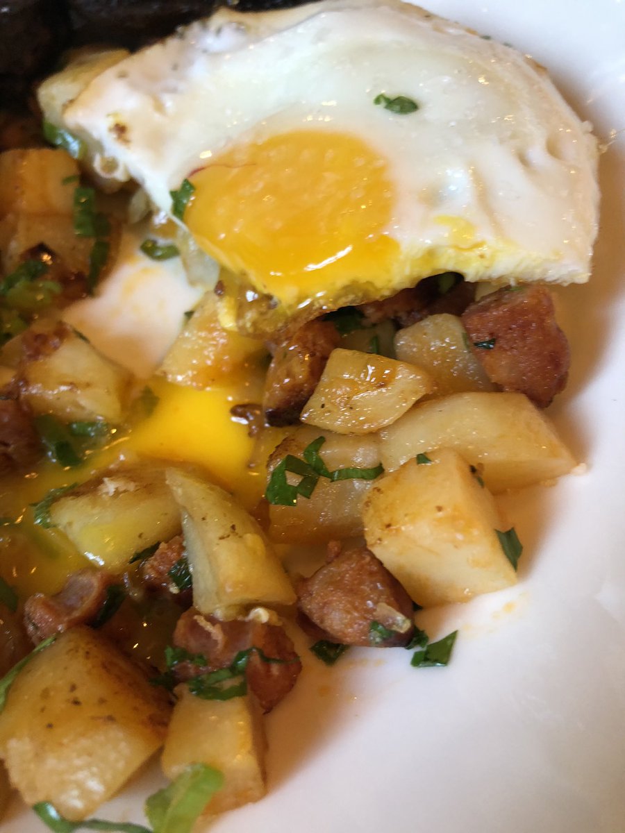 Breakfast <a href="/BellAndCrownW4/">Bell and Crown</a> ! Nice and warm by the fire and enjoying the fresh made food (10% 9ff with <a href="/TheChiswickCal/">The Chiswick Calendar</a> )