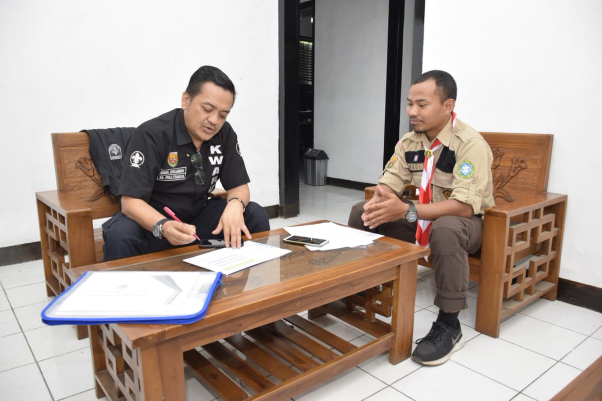 Pramuka0914's tweet photo. Penyambutan dihadiri oleh unsur Pimpinan Kwarcab Waka Binawasa dan Sekretaris,  unsur Andalqn Cabang,  Unsur DKC, Pusdiklatcab dan Unit SAR 0914 @SAR0914 
#gerakanpramuka
#pramukajabar https://t.co/Y51cCc8KG7