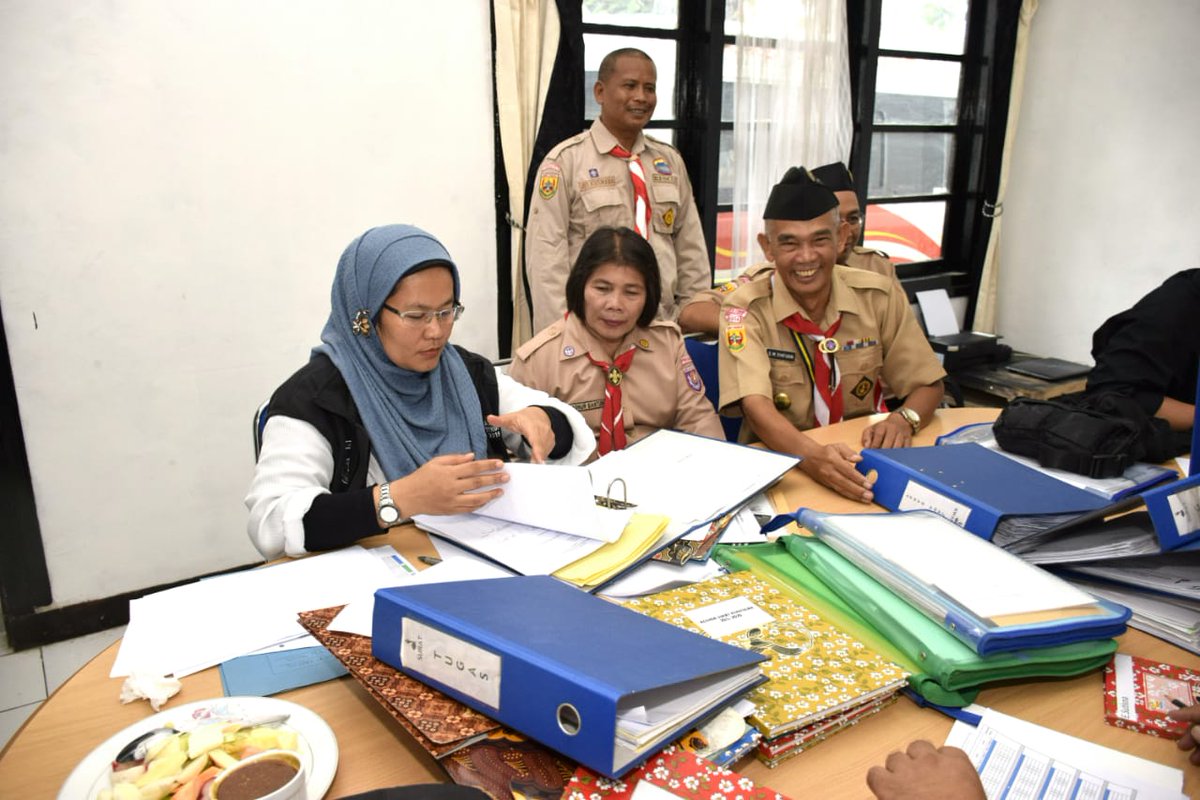Pramuka0914's tweet photo. Penyambutan dihadiri oleh unsur Pimpinan Kwarcab Waka Binawasa dan Sekretaris,  unsur Andalqn Cabang,  Unsur DKC, Pusdiklatcab dan Unit SAR 0914 @SAR0914 
#gerakanpramuka
#pramukajabar https://t.co/Y51cCc8KG7