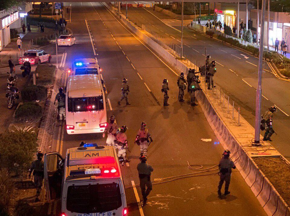 Hong Kong Free Press On Twitter The Police Storming Of Salisbury