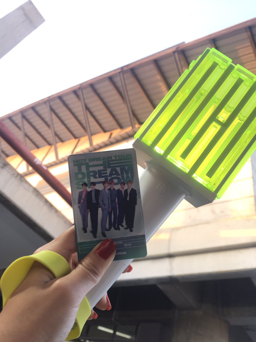 actkie's tweet image. 🌈 #NCTDREAM : #TheDreamShowinBKK 💚
.
시간이 더 오래오래
지나고 돌아보면 그때 그땐
너답게 웃길 바래..., #BeautifulTime 🌤💕✨.
.
#BabyAStyle #nctZen #kpop  #ไปค่าาาาาา !!