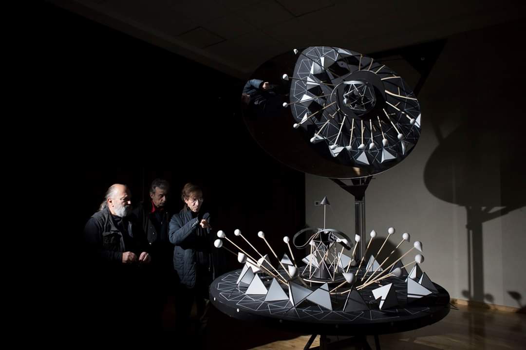 #RGB19
Oggi alle 11:00 Arte e tecnica nella scenografia urbana, modera Gisella Gellini, con: Diego Labonia, Sebastiano Romano, Leonardo Zack Zaccone; ore 16:00 Fabrizio Crisafulli - Luogo, corpo, luce. 
Dalle 18:00 alle 24:00 si riaccende il #percorso per l'ultimo giorno!